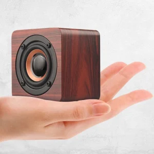 Low MOQ Square Wireless Wooden Mini Speaker Portable Home Theatre Mobile Phone Built-in Mic Long Play